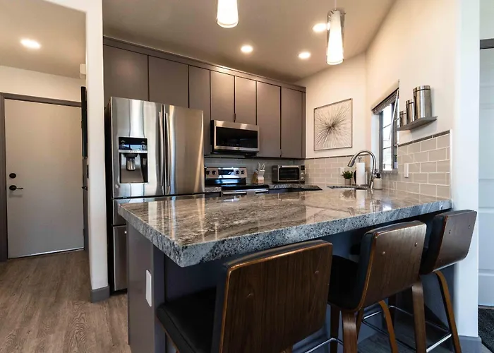 New Listing Special! 3 Bedroom House In Prime Location * Phoenix
