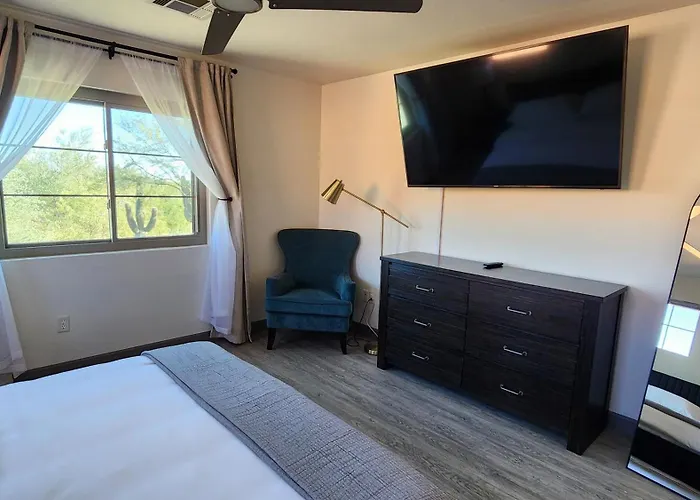 New Listing Special! 3 Bedroom House In Prime Location Phoenix