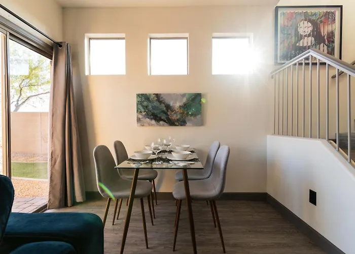New Listing Special! 3 Bedroom House In Prime Location Phoenix